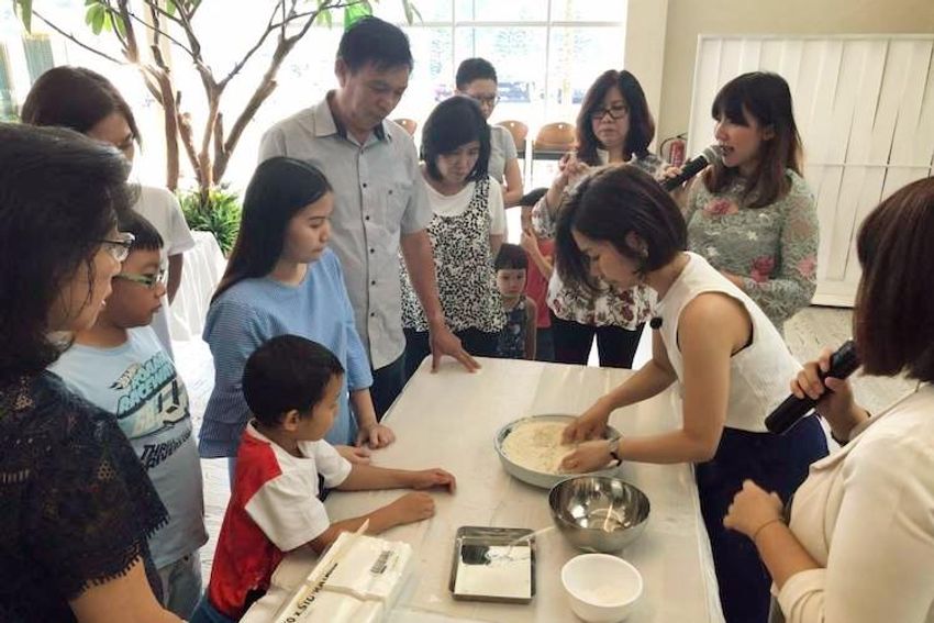 松陰神社前のニュースナックで、看板娘が打ったうどんを堪能した - 8枚目の画像