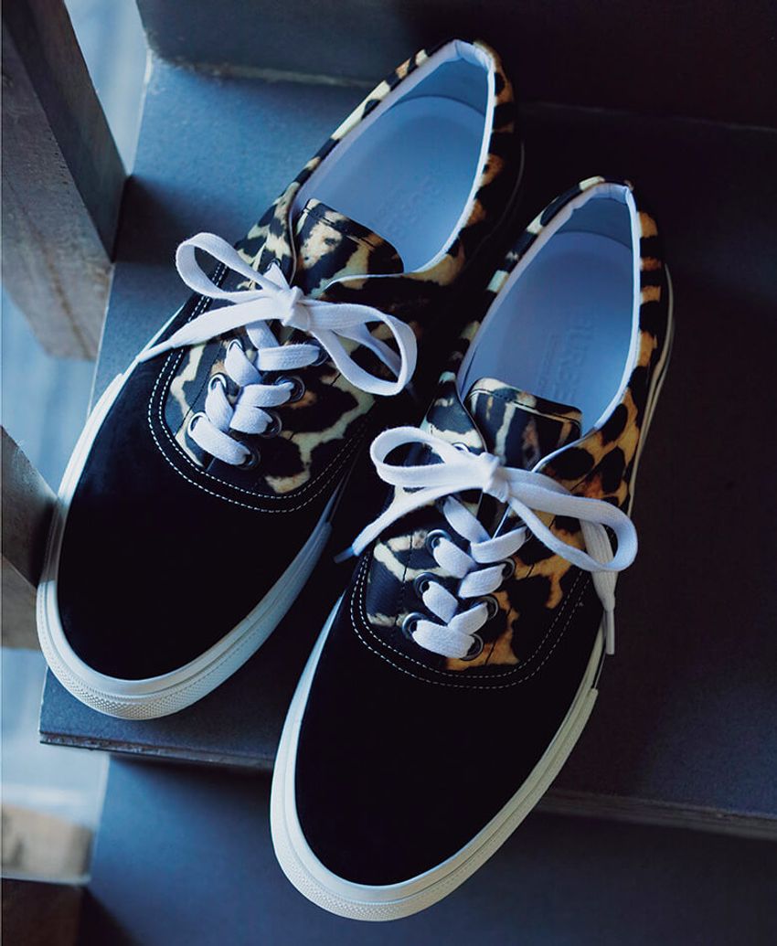 新生バーバリーから届いた夏の決定版スニーカーをあらゆるボトムスに - 1枚目の画像