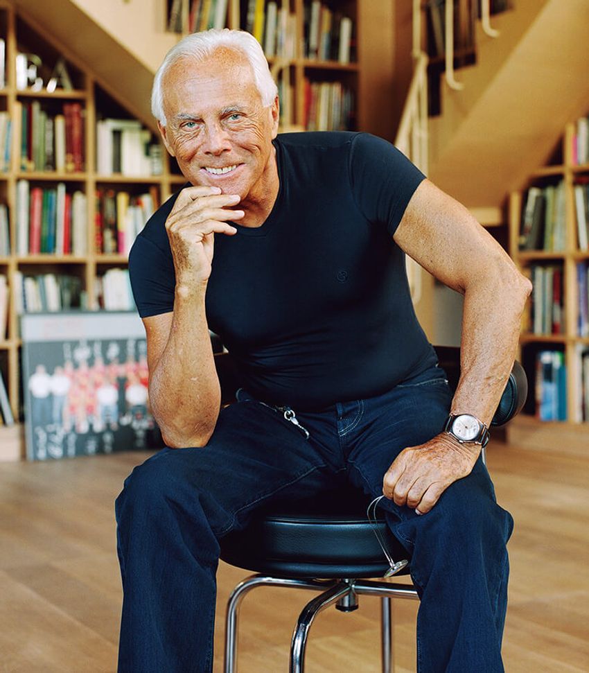 アルマーニさん愛用のネイビーTシャツで目指せ！ 帝王の貫禄 - 2枚目の画像