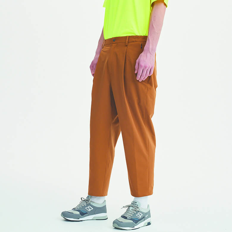 ニューバランスの“週末パンツ”「ワイドテーパード」