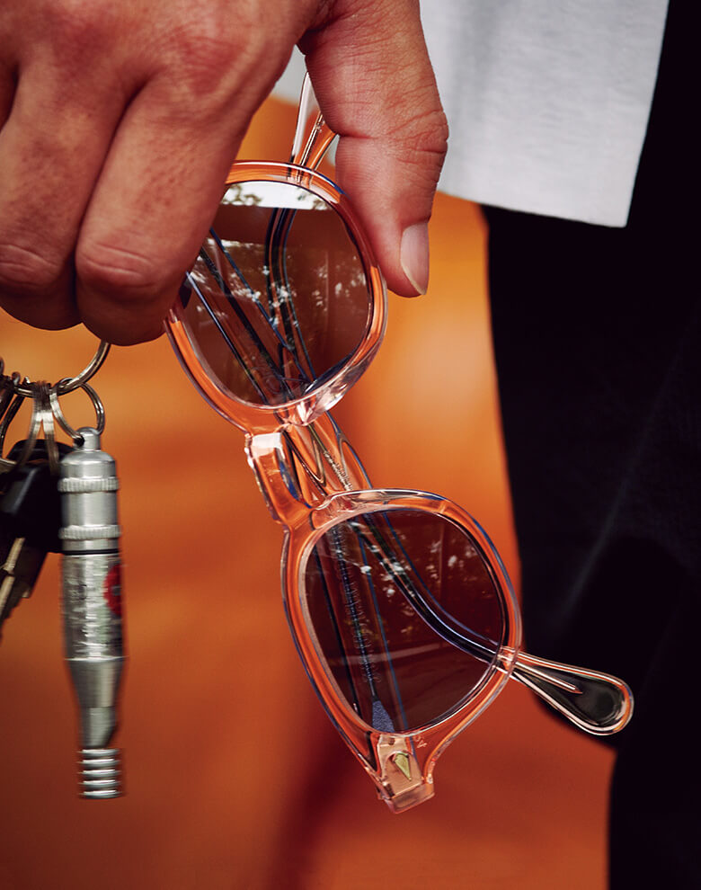 「ジュリアス・タート・オプティカル」のAR