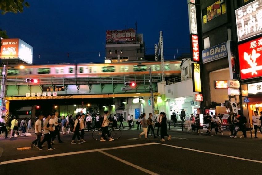 水道橋の人気居酒屋で、囁きボイスの看板娘からα波が出た - 1枚目の画像