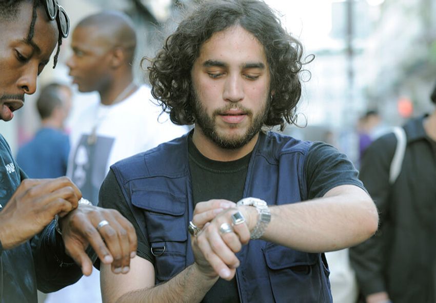 パリで見かけた「透明Gショック」。 この仕掛け人がビームスをジャック中 - 3枚目の画像