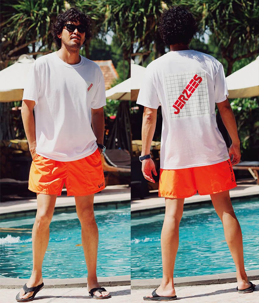 極彩色アスレチックショーツ×白Tシャツが「水際のドレスコード」なワケ - 2枚目の画像