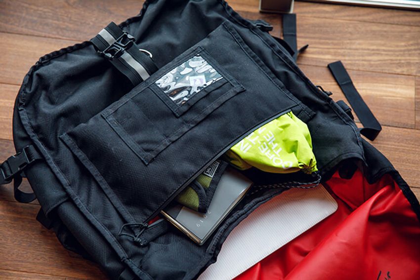 軽量化は正義にあらず。スタイルにこだわる元メッセンジャーのバッグの中身 - 5枚目の画像