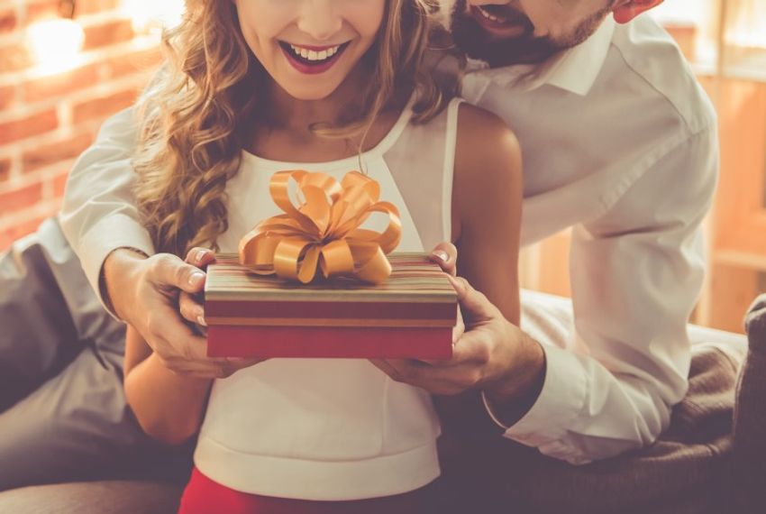 実はパートナーの思うツボ？ 男女200人に聞いた「結婚するために〇〇しました」 - 2枚目の画像