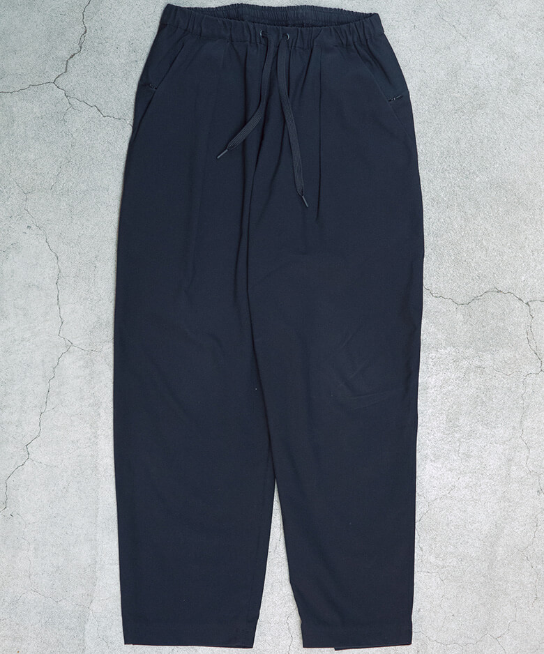 「ベンダー」ディレクター＆バイヤー 小田 聖さん Age 36 が選んだ 「テアトラ」のパンツ