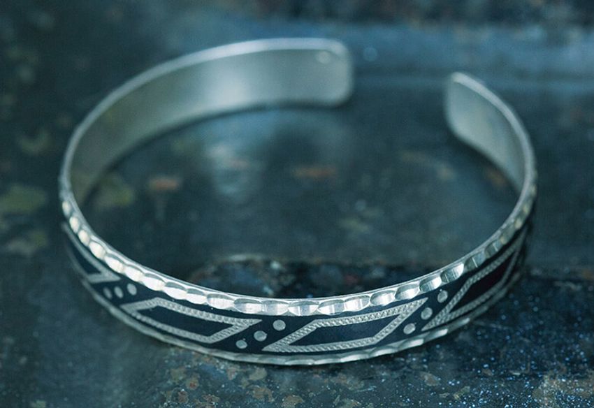 こだわりのお裾分け。業界の目利きが選んだ小物で、夏の装いを新鮮に - 2枚目の画像