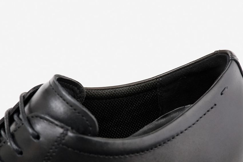 中がジメッとしない仕事靴で、蒸れに、ゲリラ豪雨に、備えよ常に。 - 6枚目の画像