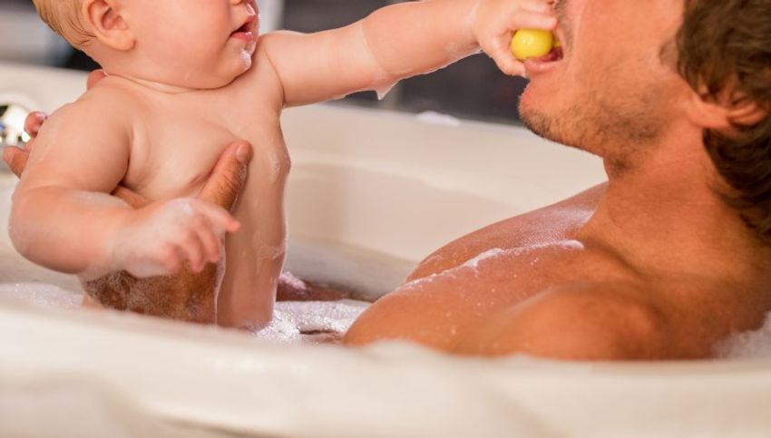 オトーチャンのお風呂離れ事情。子供と一緒に入らなくなるのはいつ？ - 1枚目の画像