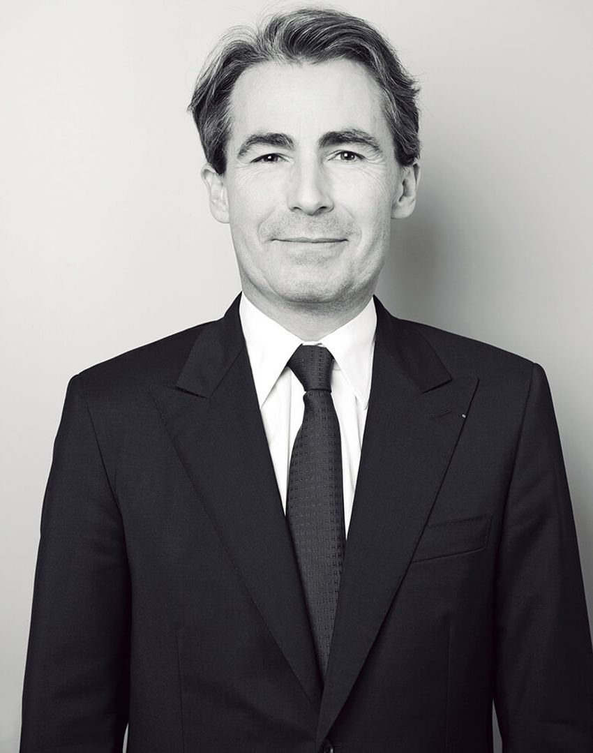 ヨーロッパ最古のクリスタルブランド「サンルイ」らしいスタイルとは - 1枚目の画像