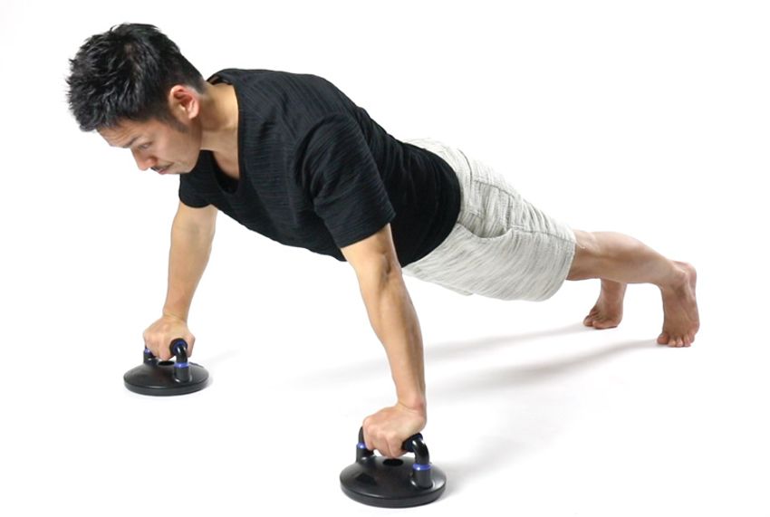 男らしさは大胸筋に宿る。プッシュアップバーを使ったBetterトレーニング - 5枚目の画像