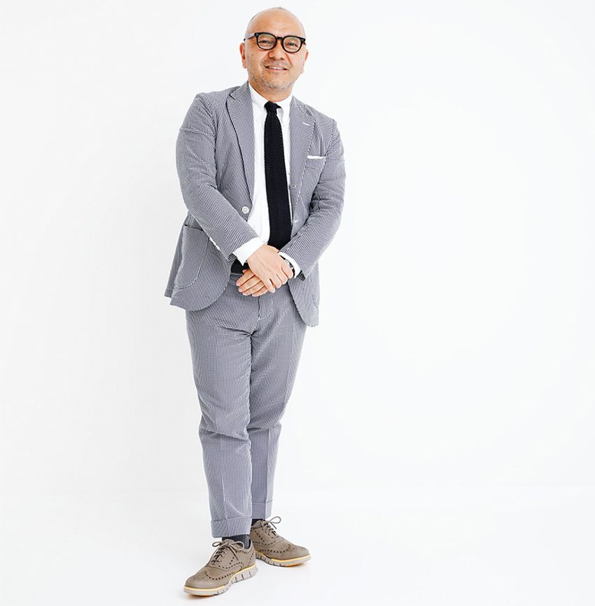 汗だくな日、仕事のシャツの下に着る肌着のベストを探求  - 2枚目の画像