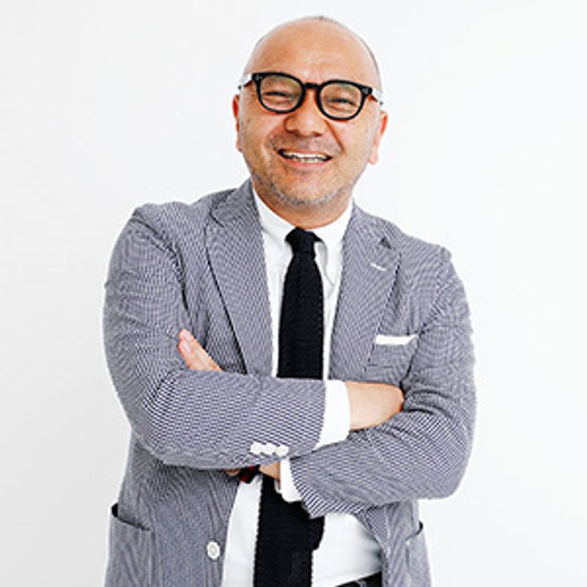 汗だくな日、仕事のシャツの下に着る肌着のベストを探求  - 1枚目の画像