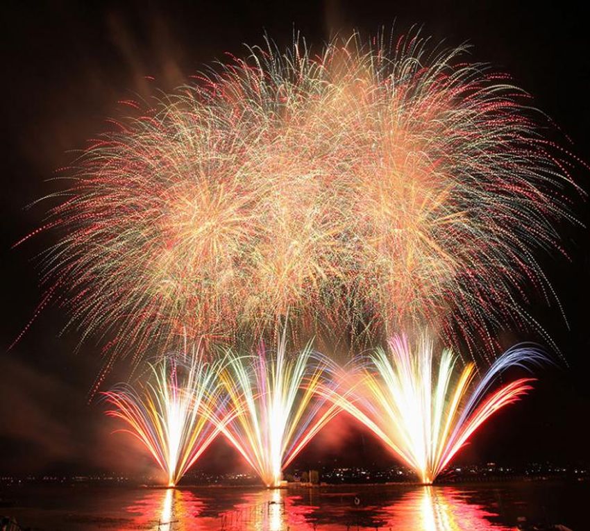 特別な感動がある全国の花火大会5選、お好み別に - 12枚目の画像