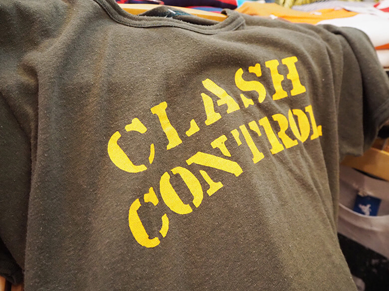 クラッシュのライブ時にスタッフへ配られたTシャツ。