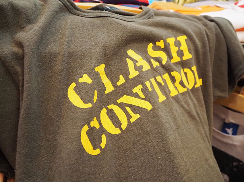 ミュージシャンの人気とTシャツの価値は比例する？ 狙い目は誰？ - 3枚目の画像