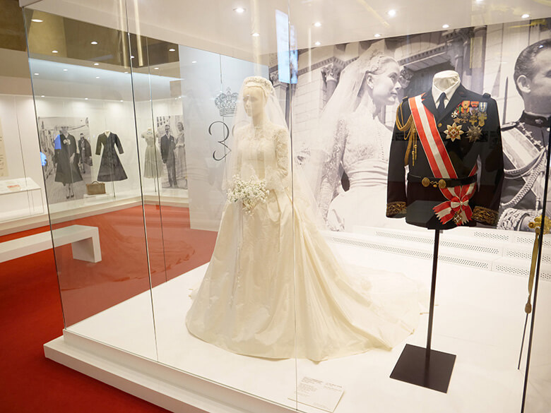 ギャラクシー・マカオでは、モナコ公国の公妃グレース・ケリーが生前に着ていたドレスや衣装などを展示した『GRACE KELLY: From Hollywood to Monaco』が開催。