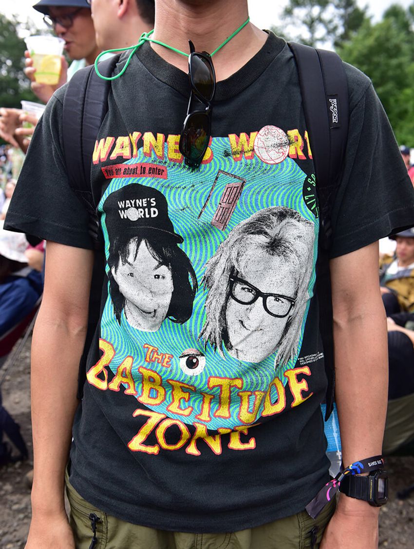 フジロックなのにこのTシャツ？ センスが滲む少数派を9連発 - 6枚目の画像