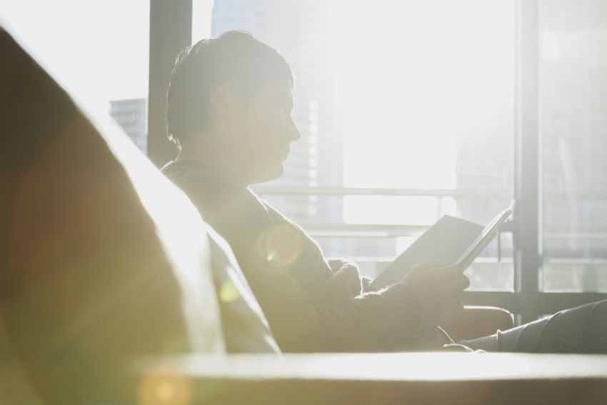 日常から逃避するための場所？ 40代男性の「サードプレイス」実態調査 - 1枚目の画像