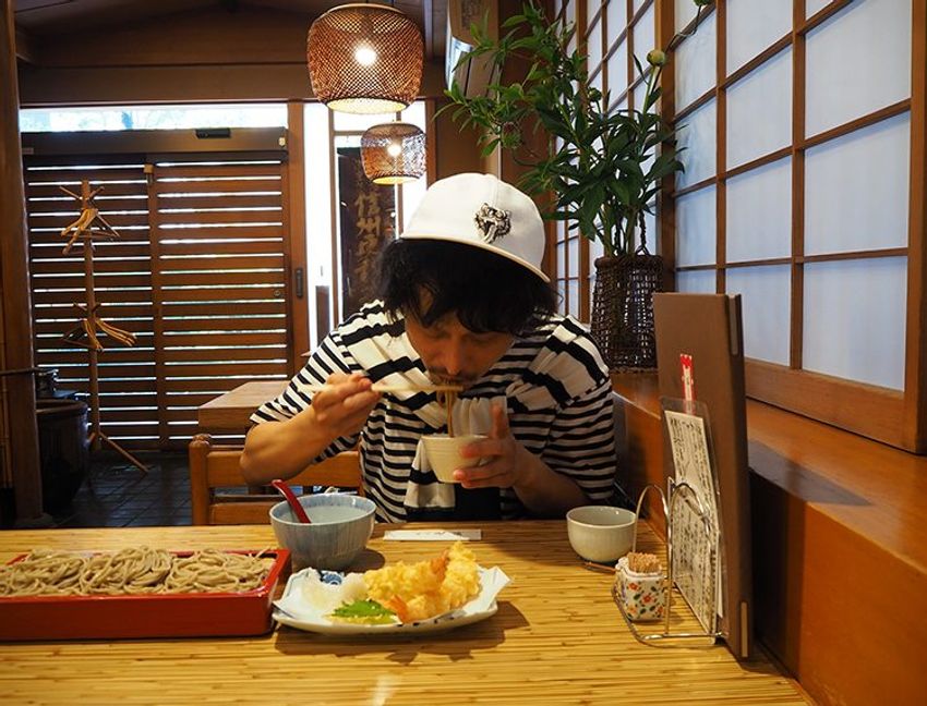 高田漣が人生最後に食べたい、築地「布恒更科」の海老天もり - 5枚目の画像