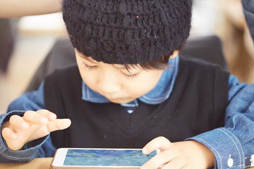 0歳の4割超が触ってる!? オトーチャンのための子供のスマホ事情 - 2枚目の画像