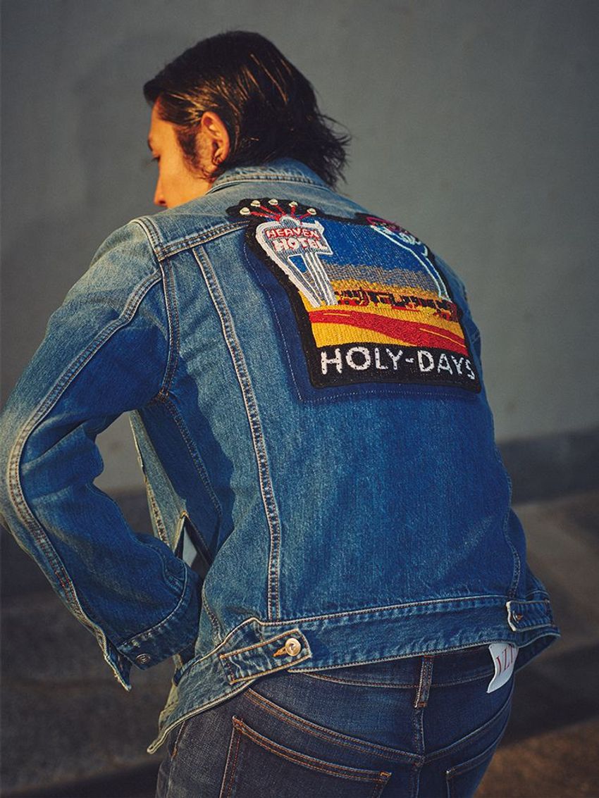 夏気分を加速させるアロハな「ヴァレンティノ」のデイリースタイル - 3枚目の画像