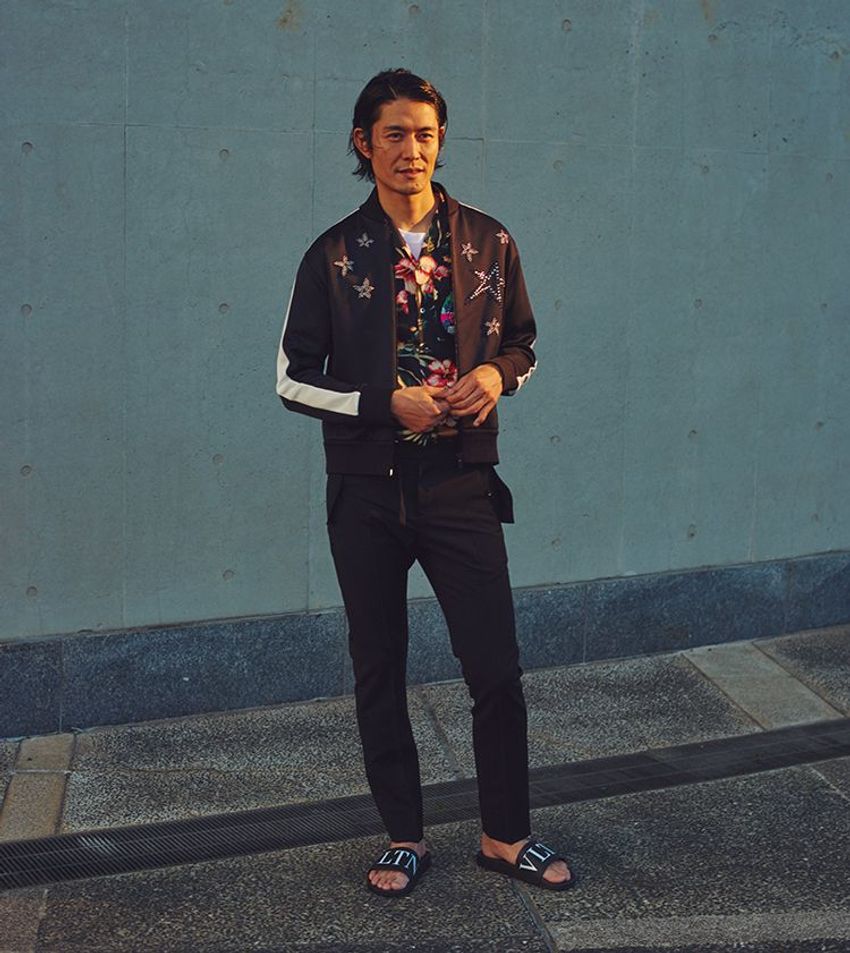 夏気分を加速させるアロハな「ヴァレンティノ」のデイリースタイル - 5枚目の画像