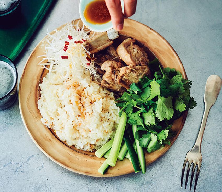 鶏より豚が正解！ カオマンガイのアレンジ料理「カオマン“トン”」が美味い - 2枚目の画像