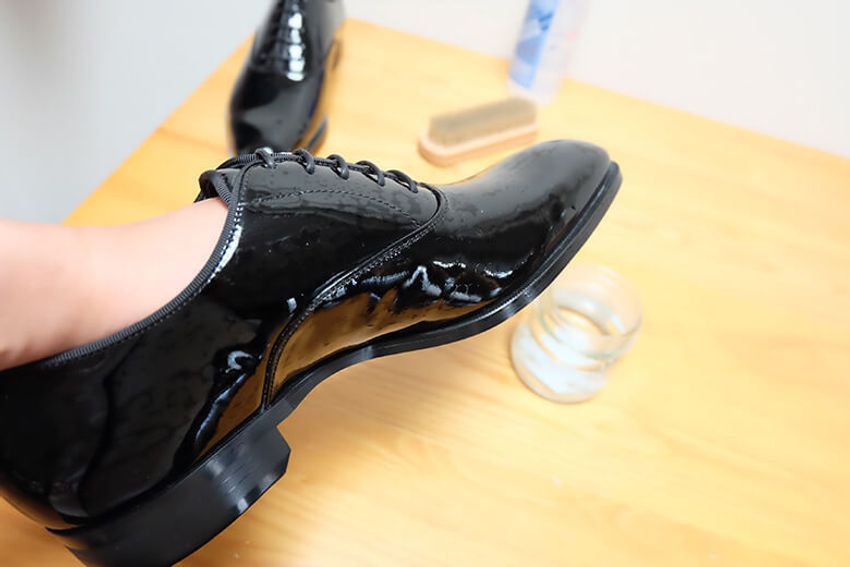 暑さ＆雨に弱い「エナメル靴」。輝きを取り戻す方法と保管の注意点 - 4枚目の画像