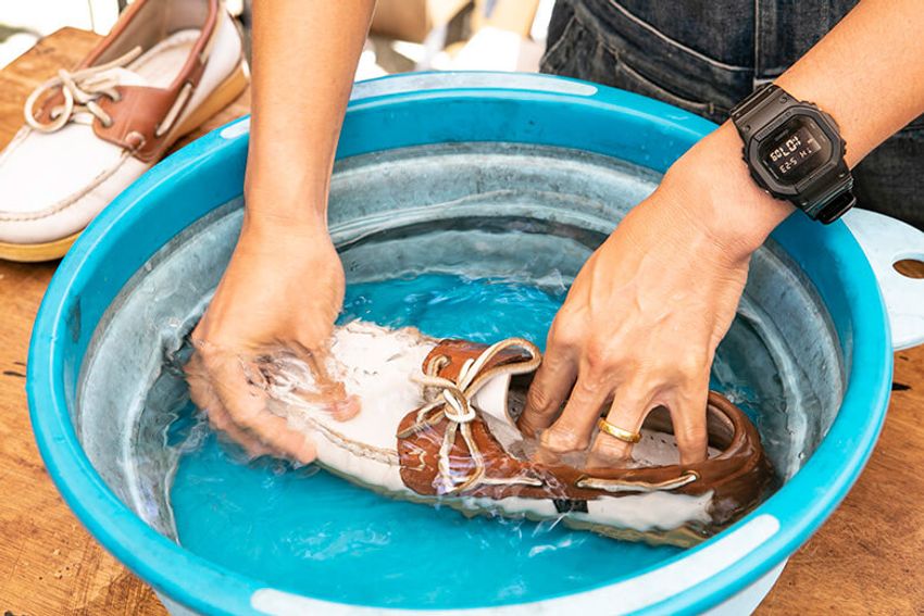 革靴をジャブジャブ丸洗い!? 靴育て研究家に聞いた効果とポイント - 6枚目の画像