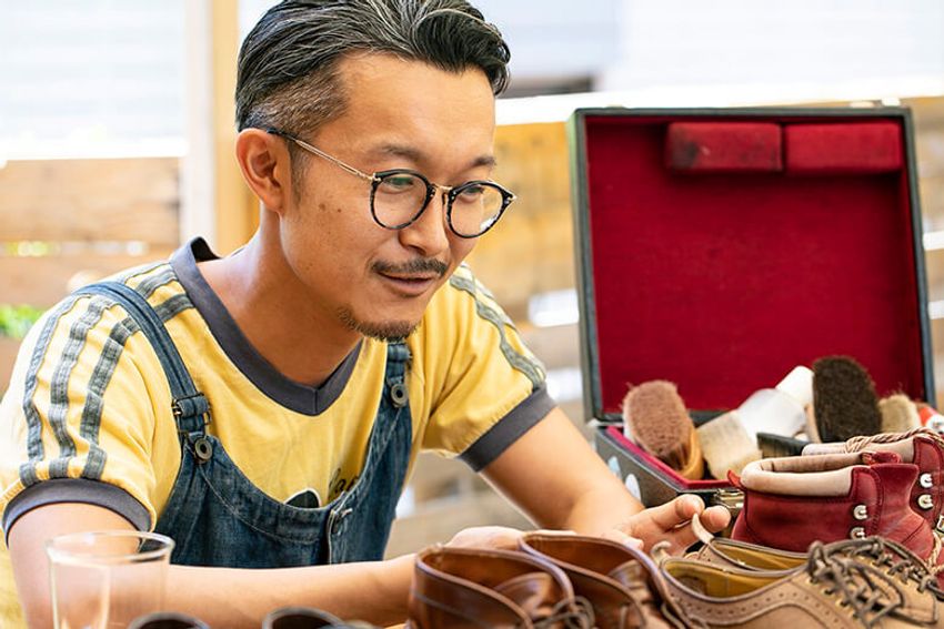 革靴をジャブジャブ丸洗い!? 靴育て研究家に聞いた効果とポイント - 1枚目の画像