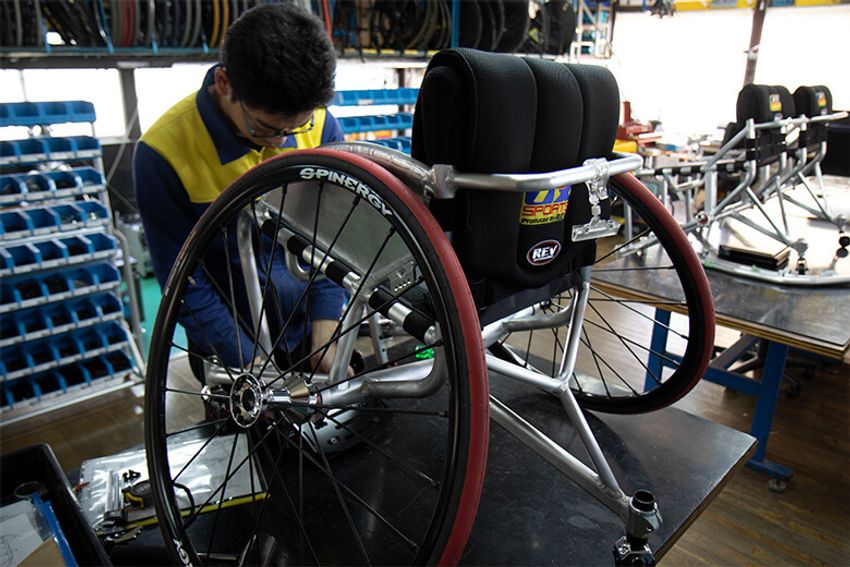 しなり、整流、3D…… 東京パラリンピックに向けて進化するレーサー開発 - 4枚目の画像