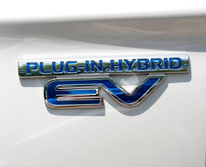 「革靴ではなくサンダルです」365日、思いのまま乗れる三菱・アウトランダーPHEV - 3枚目の画像