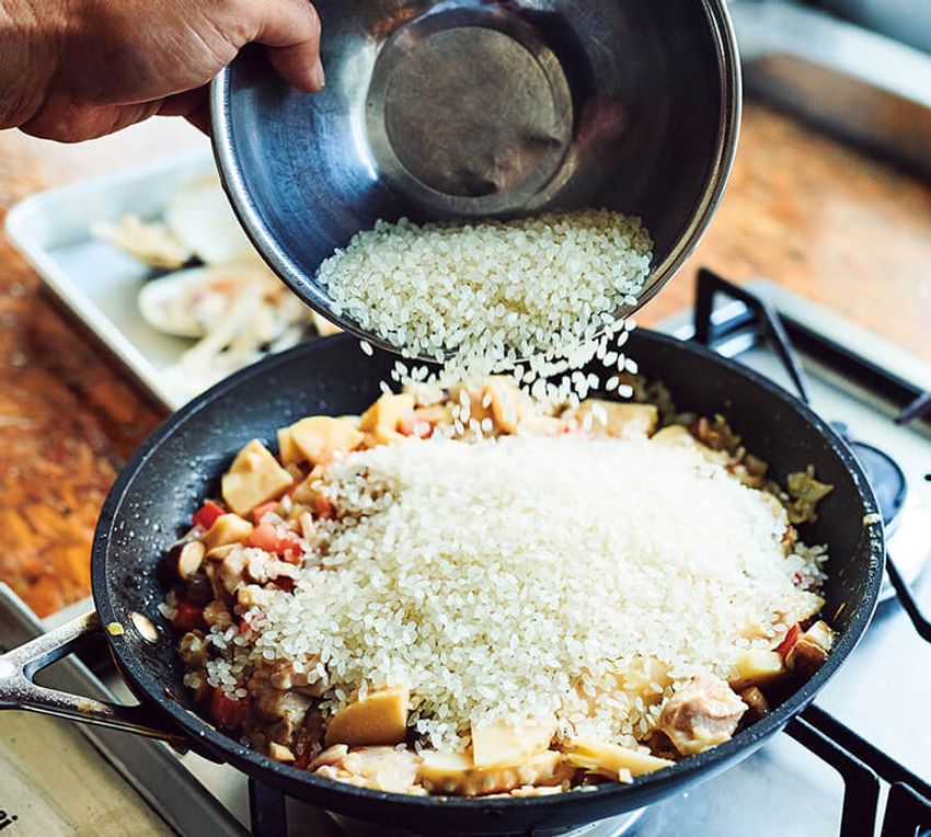 はまぐりの出汁で旨味倍増！ 食欲そそるマーシー流「和風パエリア」 - 8枚目の画像