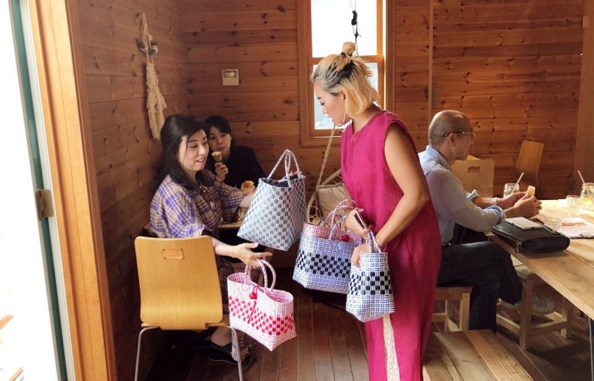 葉山の夏季限定カフェで、留学を控えた看板娘の前途を祈念した - 13枚目の画像