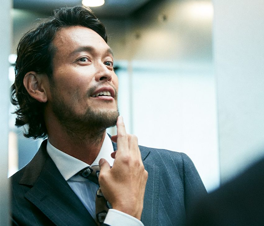 【FIVEISM × THREEのヒゲ＆眉用マスカラ】仕事の大一番で若々しい自信顔！ - 4枚目の画像