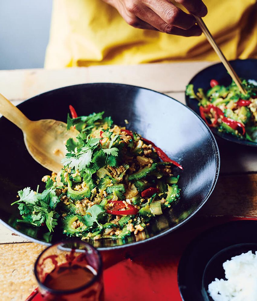 たっぷり “バワンメラ” が決め手の「バリ風ゴーヤチャンプルー」 - 2枚目の画像