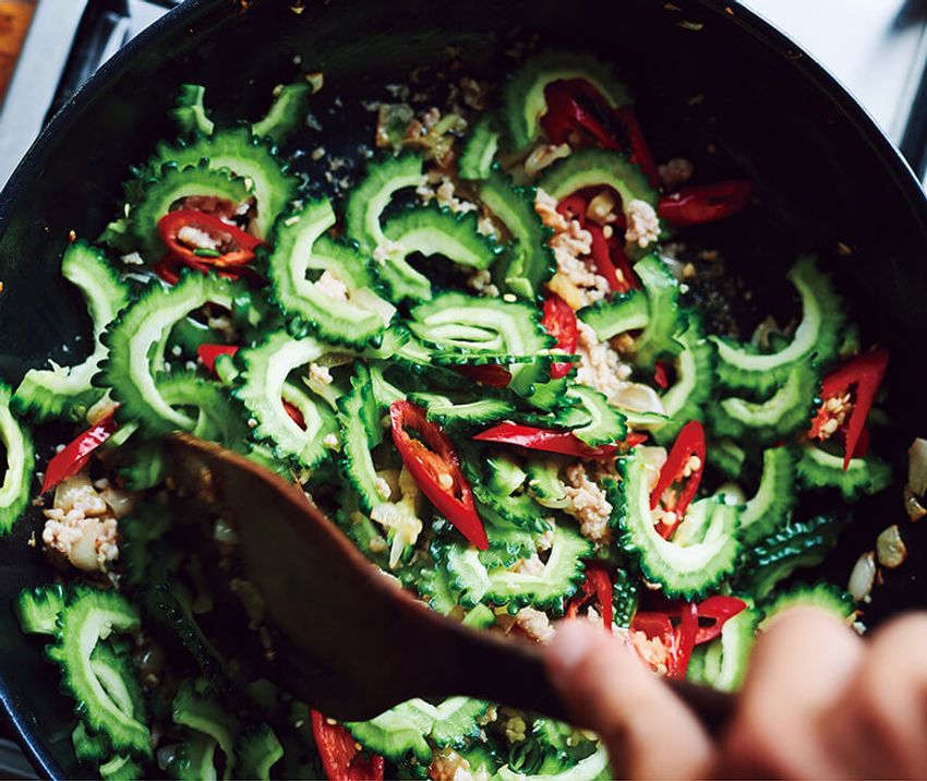 たっぷり “バワンメラ” が決め手の「バリ風ゴーヤチャンプルー」 - 9枚目の画像