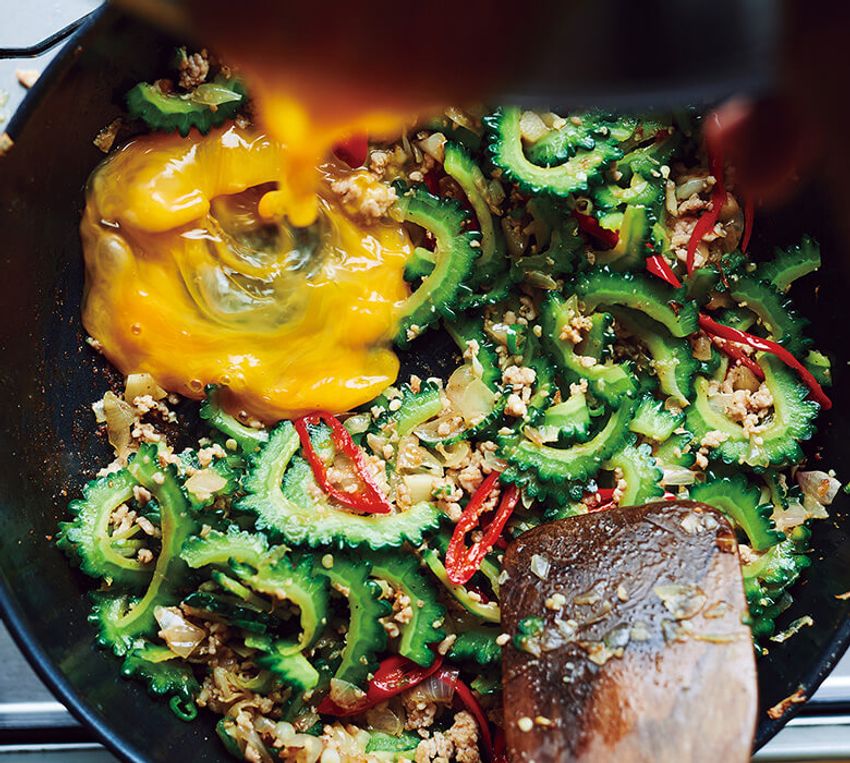 たっぷり “バワンメラ” が決め手の「バリ風ゴーヤチャンプルー」 - 11枚目の画像