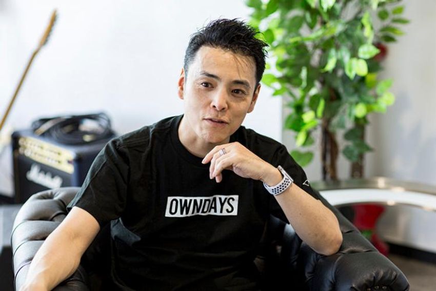 「男なら荒れた海を越えていけ」オンデーズ社長・田中修治（41）の「破天荒」な生き方【後編】 - 1枚目の画像