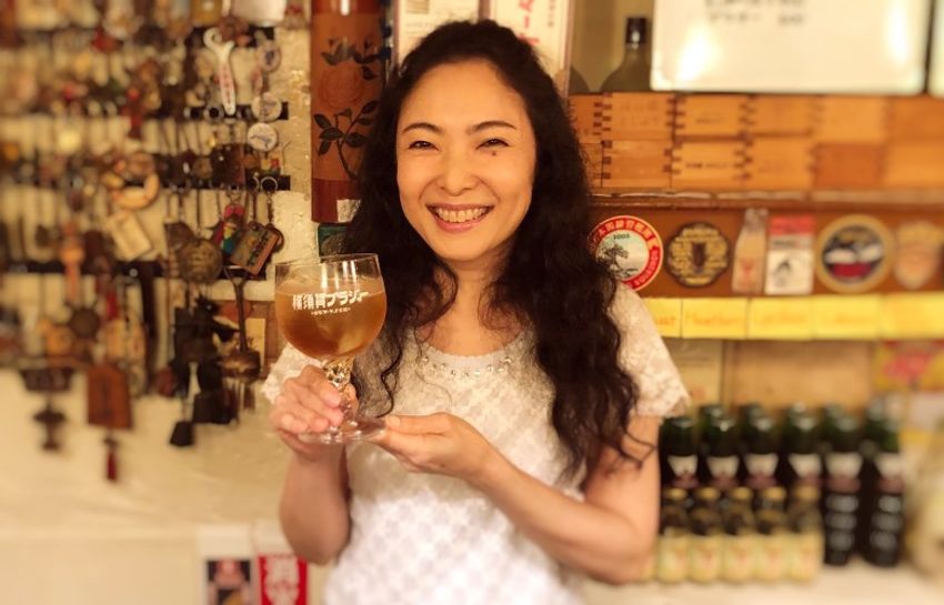 横須賀の老舗バーで、男性不信を克服した看板娘の話に聞き入った - 8枚目の画像