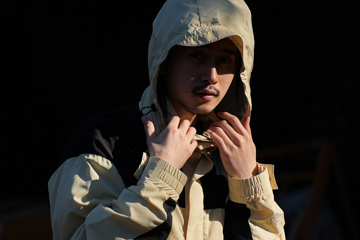 90年代「ワイルドシングス」の傑作アウターが進化。引きで見たら意外にも……