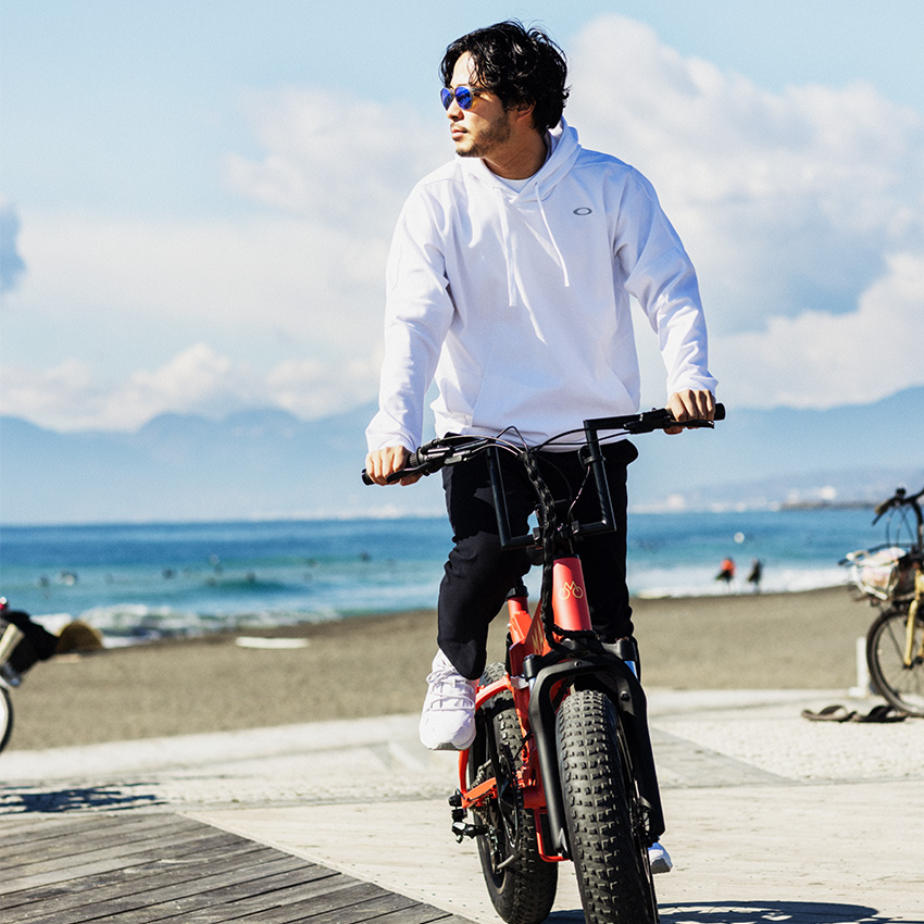 オークリー バイク　自転車 バイクアパレル メンズ オークリーの新作ウェアが調子いい。湘南ライフにも欠かせない5つの