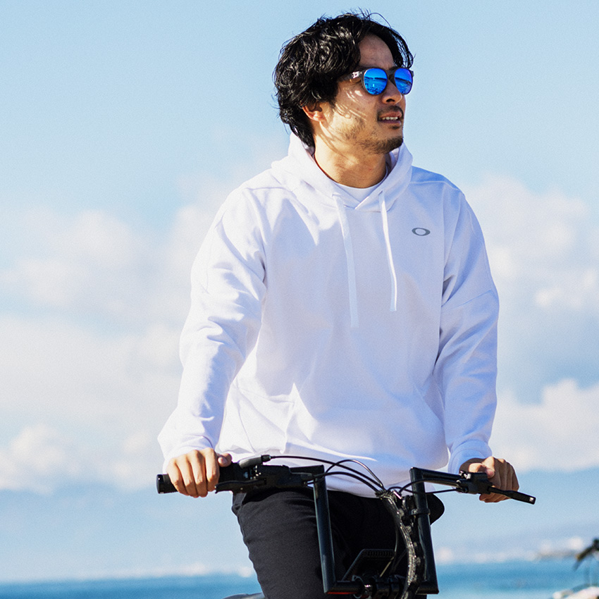 オークリー バイク　自転車 バイクアパレル メンズ オークリーの新作ウェアが調子いい。湘南ライフにも欠かせない5つの