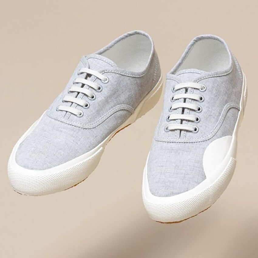「デッキ」の新作「2430-D ORGANIC CANVAS」。1万2100円/スペルガ(カメイ・プロアクト 03-6450-1515)
