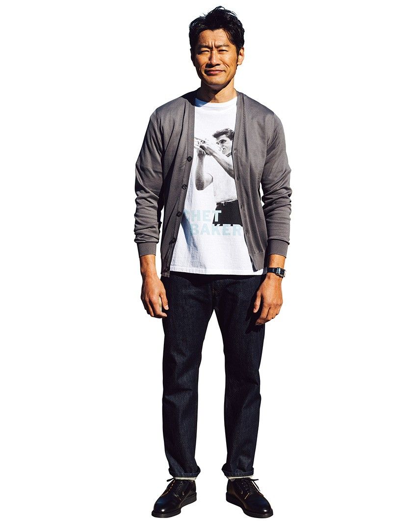 どんな“グレー”とも相性抜群！青デニムの汎用性を証明する5例のGOODスタイル - 5枚目の画像