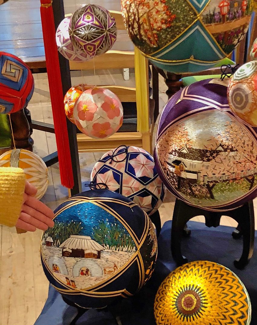 手まりに惚れ込む看板娘から、手まりカルチャーの深〜い世界を教えてもらった - 5枚目の画像