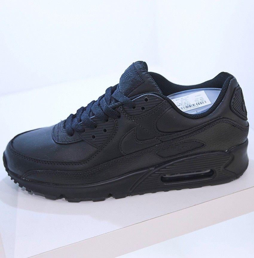 祝・エア マックス誕生日！ アトモス看板娘に聞いた、大人に似合う旬の3足 - 6枚目の画像