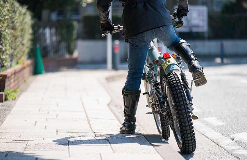 「大人の趣味にちょうどいい」。著名デザイナーが楽しむ、誰も見たことないスーパーカブ - 3枚目の画像